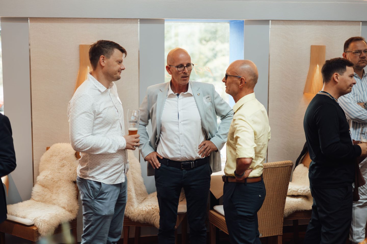 Gespräche beim Sommerfest vom Müritz Connect
