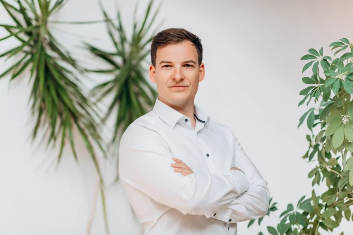 Portrait Tom Hellmann
